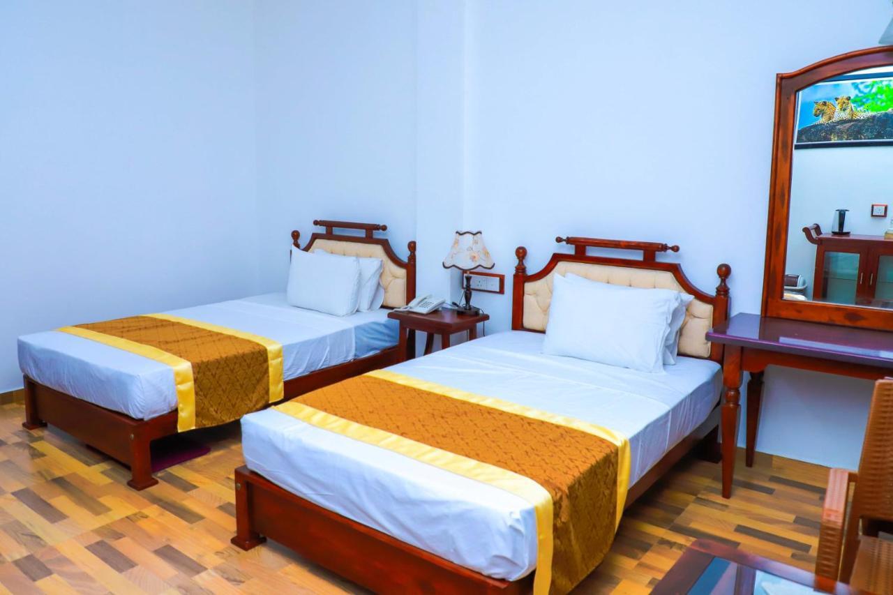 Centauria City Hotel Embilipitiya Exterior photo
